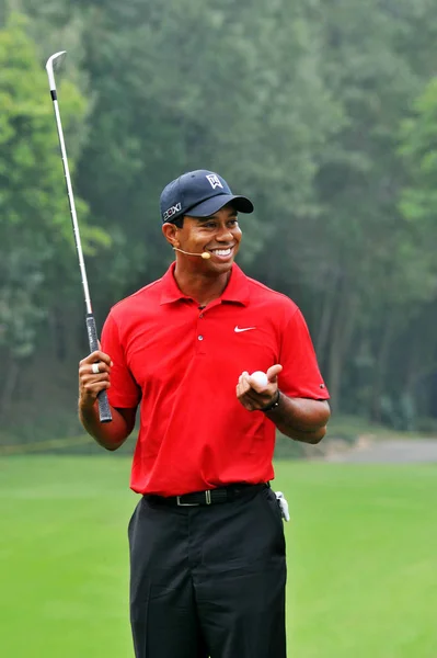 Americký Golf Superstar Tiger Woods Vede Golfové Kliniky Pro Junior — Stock fotografie