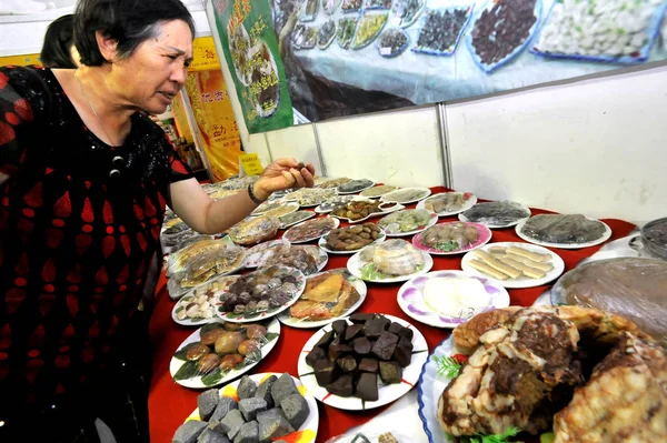 Ziyaretçiler Shenyang Çin Shenyang Uluslararası Kültür Endüstrisi Fuarı Icif Volkanik — Stok fotoğraf