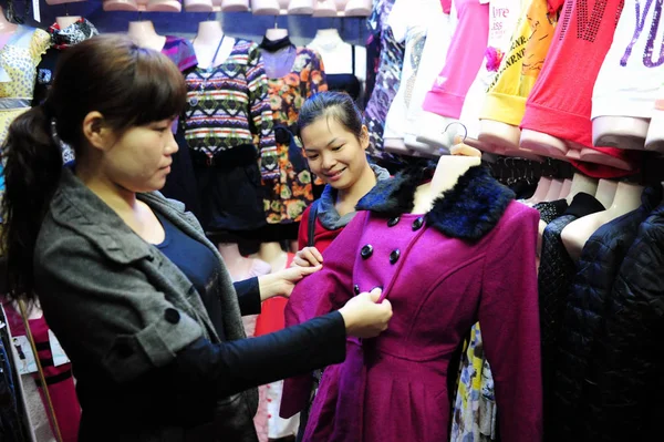 Китайские Женские Магазины Одежды Универмаге Городе Цёнхай Провинция Хайнань Октября — стоковое фото