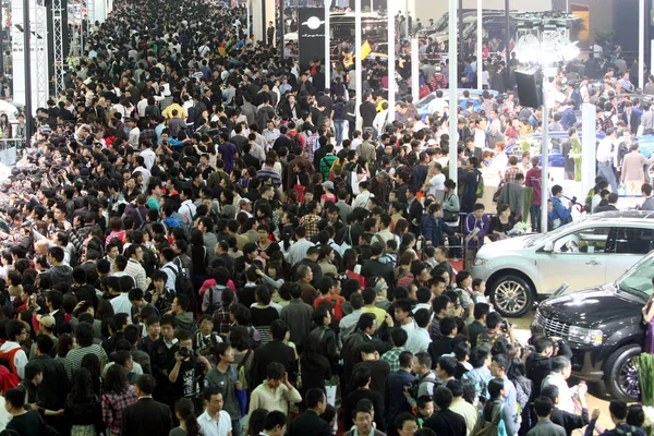 Besökare Folkmassan Bås 14Th Shanghai International Automobile Industri Utställningen Känd — Stockfoto