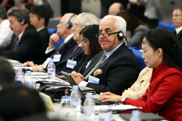 Uczestnicy Uczęszczają Międzynarodowej Rady Doradczej Liderów Biznesu Dla Burmistrza Szanghaju — Zdjęcie stockowe