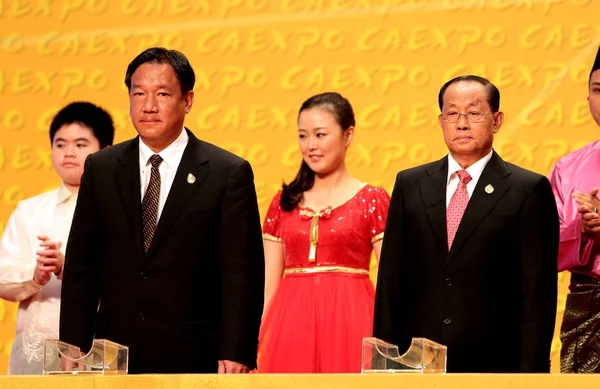 Vicepresidente Birmano Tin Aung Myint Frente Derecha Viceprimer Ministro Tailandés —  Fotos de Stock