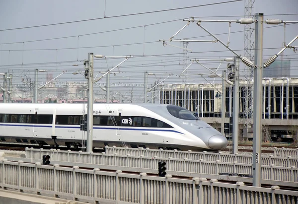 Crh China Railway High Speed Pociąg Przechodzi Przez Nanjing South — Zdjęcie stockowe