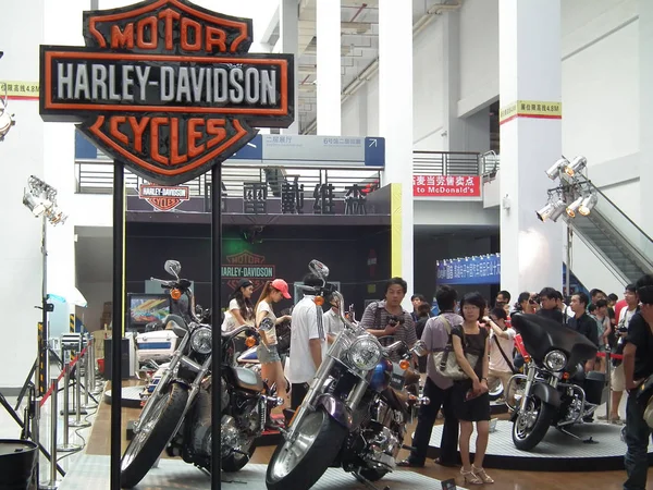 Harley Davidson Známá Motorka Amerického Motocyklu Přitahuje Velký Zájem Veletrh — Stock fotografie