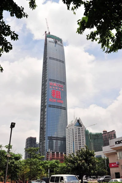 キングキー 100 Kk100 Shenzhens の新しい高層ビルは今 2011 日南中国広東省深セン市で棟上げ — ストック写真