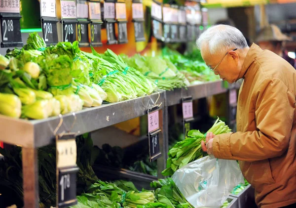 Acheteur Achète Des Légumes Dans Supermarché Ville Qionghai Dans Sud — Photo