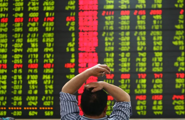 Investor Mengkhawatirkan Harga Saham Merah Untuk Kenaikan Harga Dan Hijau — Stok Foto