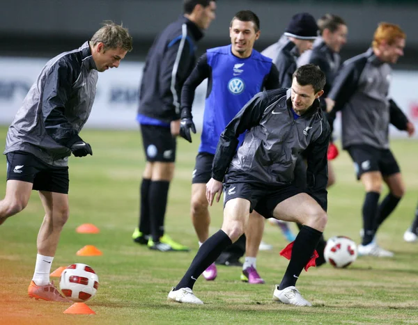 Jugadores Selección Fútbol Nueva Zelanda Hacen Ejercicio Una Sesión Entrenamiento — Foto de Stock