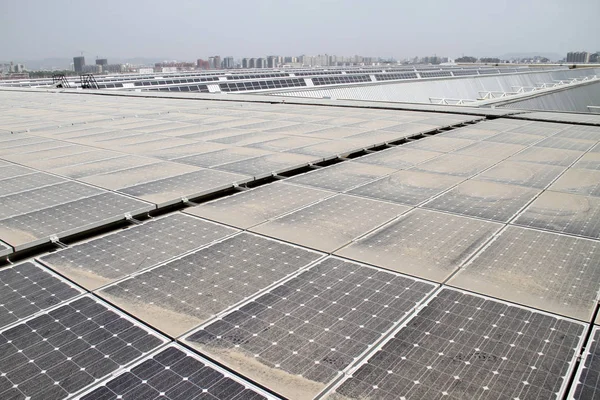 Paneles Solares Están Instalados Techo Estación Tren Del Sur Nanjing —  Fotos de Stock
