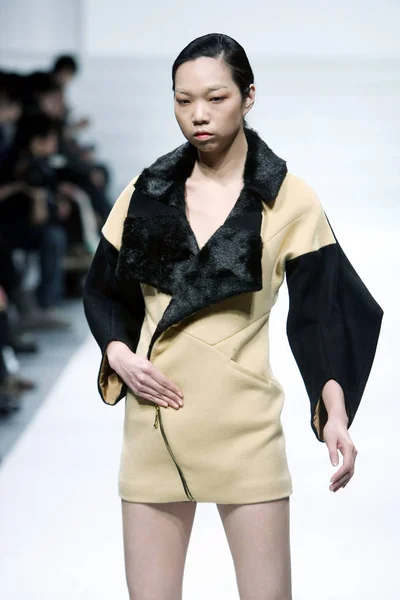 Επίδειξη Μόδας Μέλλον Vint Στη Σαγκάη 2011 Φθινόπωρο Χειμώνας Fashion — Φωτογραφία Αρχείου