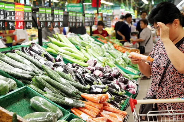 Chińskich Klientów Sklep Dla Warzyw Supermarkecie Mieście Nanjing East Chinas — Zdjęcie stockowe