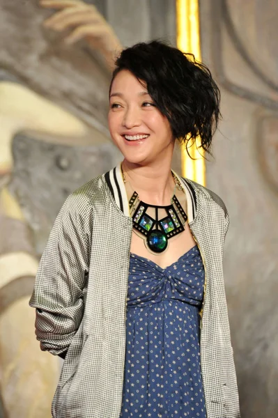 Atriz Chinesa Zhou Xun Posa Durante Cerimônia Lançamento Filme Painted — Fotografia de Stock