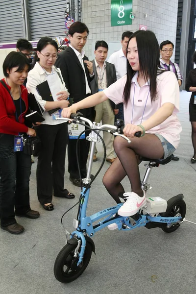 Visitor Try Out Bicycle China Cycle 2011 Shanghai China May — стоковое фото