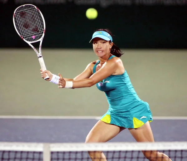 Zheng Jie Çin Bir Atış Alberta Brianti Talya Karşı Wta — Stok fotoğraf