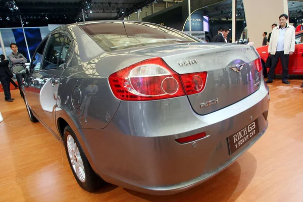 2011年4月19日 在中国上海新国际博览中心举行的第14届上海国际汽车工业展览会上展出 — 图库照片
