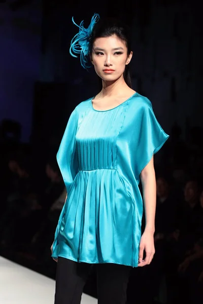 2011 상하이 상하이 2011가 크에서 우아함의 패션쇼 — 스톡 사진