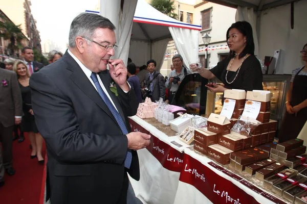 Michel Mercier French Minister Justice Tastes Chocolates Opening Ceremony 10Th — Stock Photo, Image