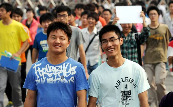 Chinese Students Arrive Exam Site Take Part Annual National College — Stock Photo, Image