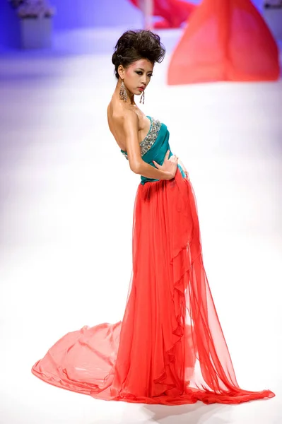 Tsai Meiyue Bruiloft Jurk Modeshow China 2012 Spring Summer Fashion — Stockfoto