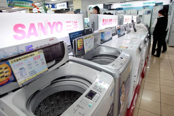 Sanyo Tvättmaskiner Till Salu Ett Hem Apparat Butik Shanghai Kina — Stockfoto