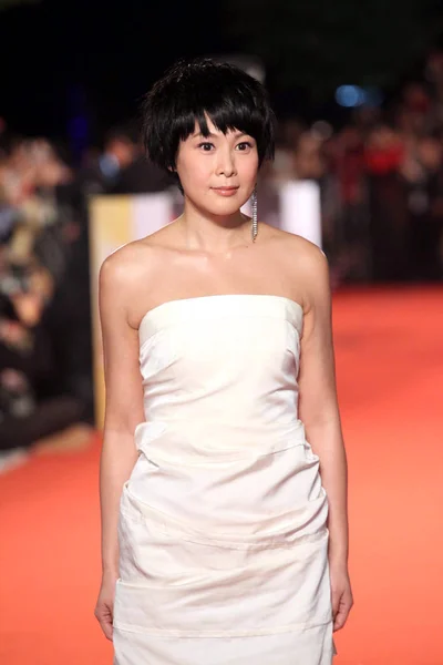 2011年11月26日 在台湾新竹举行的第48届金马颁奖典礼上 台湾歌手兼女演员刘瑞娜在红地毯上合影 — 图库照片