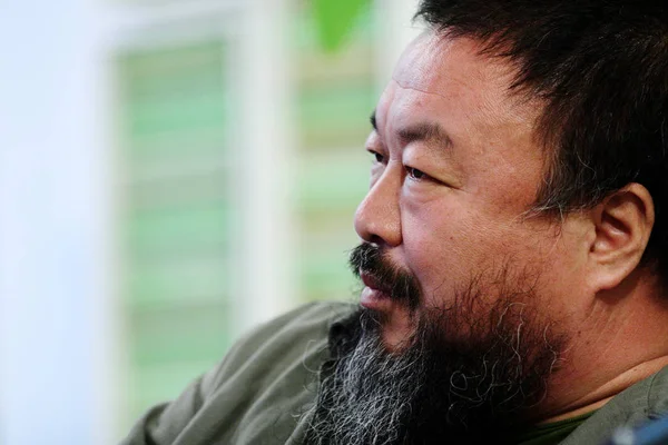 Čínský Umělec Weiwei Navštěvuje Seminář Společenské Hale Pekingu Čína Srpna — Stock fotografie