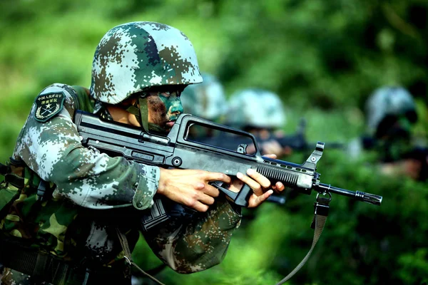 Kínai Pla Katonák Részt Vesznek Egy Terrorista Képzési Verseny Jinan — Stock Fotó