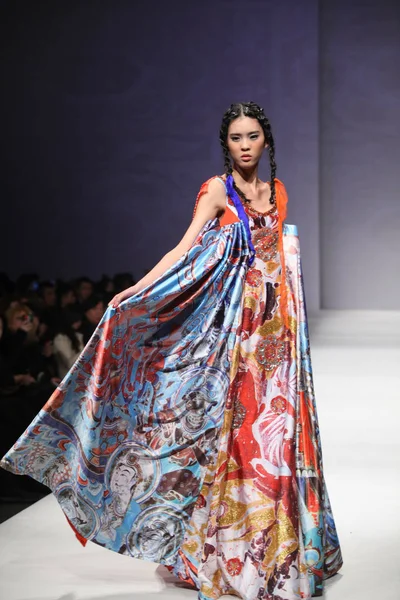 Pokaz Mody Qudingnan Chinach 2012 Wiosna Lato Fashion Week Pekinie — Zdjęcie stockowe