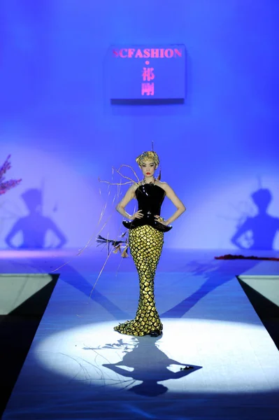 Scfashion Çete Moda Fuarı Nda Çin 2012 Ilkbahar Yaz Moda — Stok fotoğraf
