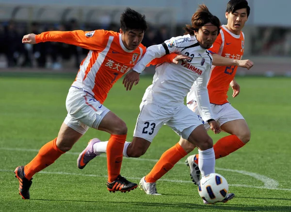 Cui Peng Van Chinas Shandong Luneng Links Vies Met Shu — Stockfoto