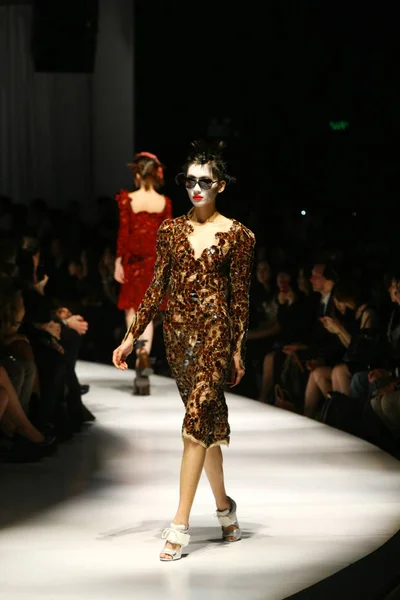 Vivienne Westwood Fashion Show Podczas Tygodnia Mody Shanghai Kolekcje Wiosna — Zdjęcie stockowe