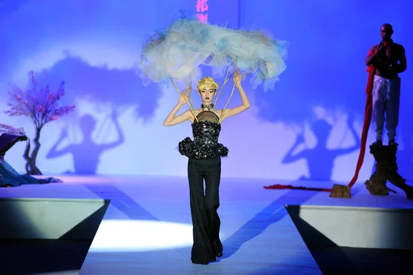 Scfashion Gang Desfile Moda China 2012 Primavera Verão Fashion Week — Fotografia de Stock