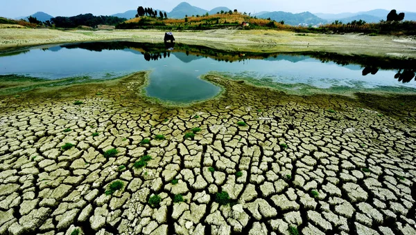 2011년 구이저우성 남서부 주니시 주니시 아옥시 마을에서 가뭄이 발생했을 건조된 — 스톡 사진