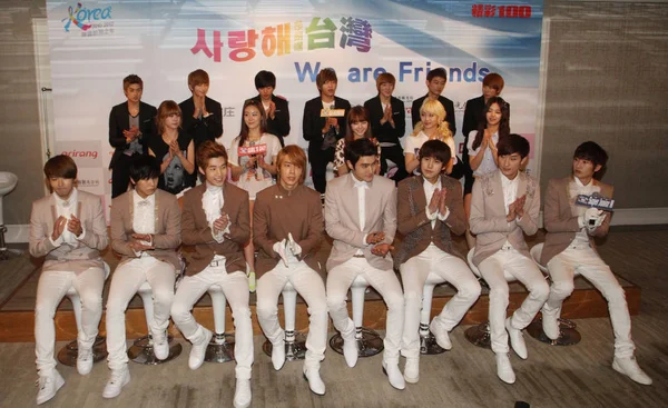 Gruppi Popolari Sudcoreani Super Junior Prima Fila Girls Day Seconda — Foto Stock