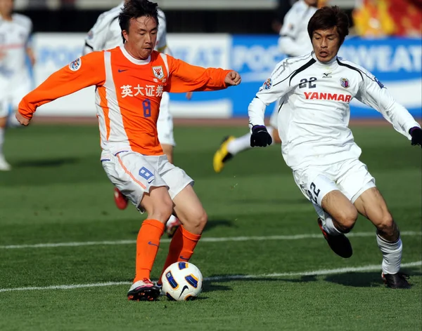 Wang Chinas Shandong Luneng Yongpo Sol Ile Japans Cerezo Osaka — Stok fotoğraf