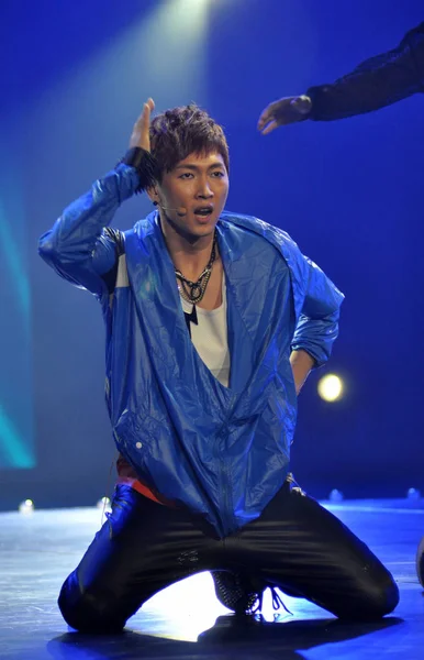 Jang Woo Hyuk Rapper Sudcoreano Membro Hot Esibisce Durante Programma — Foto Stock