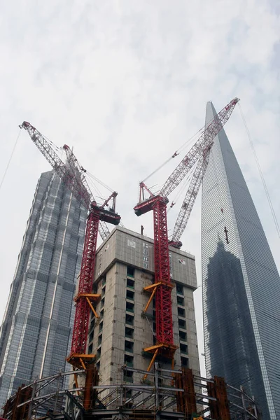 Shanghai Tower Front Jest Budowie Obok Jinmao Tower Lewej Stronie — Zdjęcie stockowe