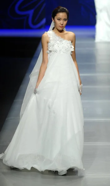 Berühmt Cup China Hochzeitskleid Design Contest Auf Der China 2012 — Stockfoto