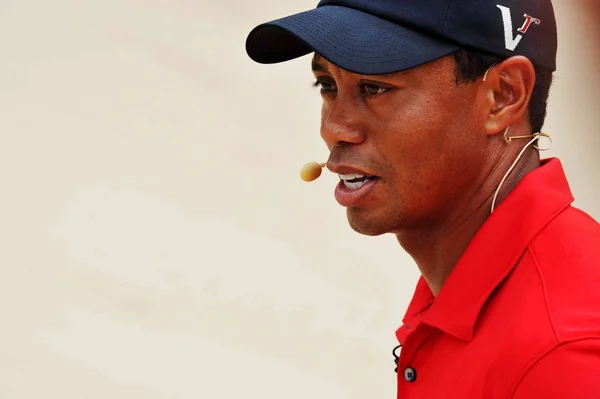 Golf Superstar Tiger Woods Leitet Eine Golf Klinik Für Junge — Stockfoto