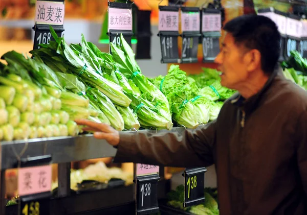 Китайські Магазини Клієнтів Овочів Супермаркеті Місті Кйонхай Південна Провінція Чінас — стокове фото