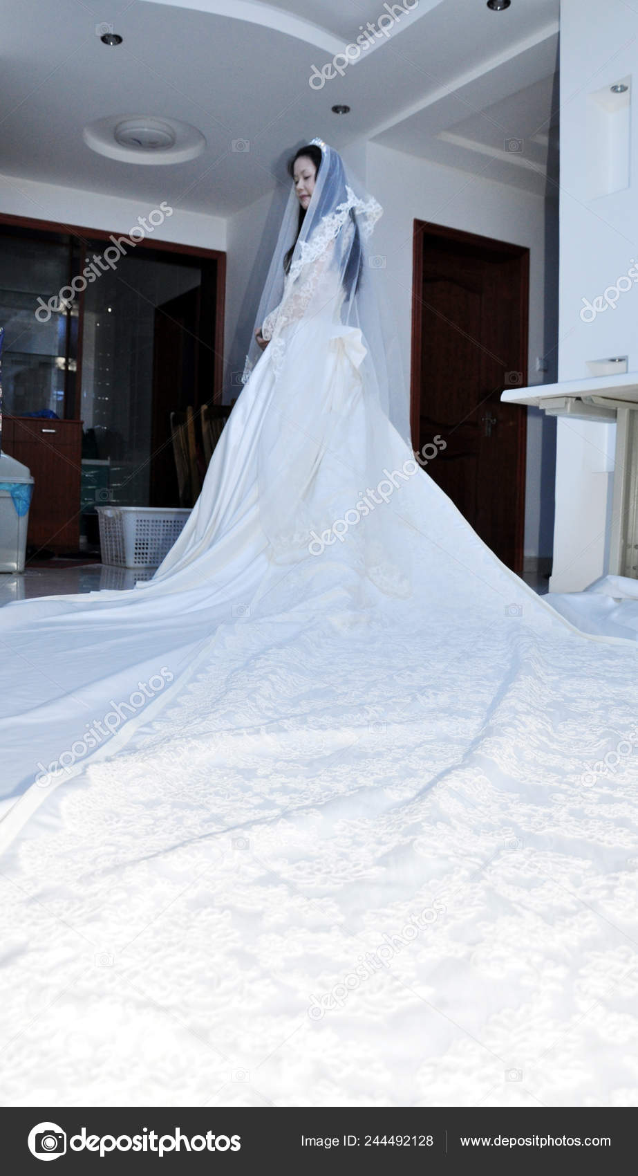 Model Wearing Replica Wedding Gown British Princess Kate Middleton Poses Stock Editorial Photo C Chinaimages Model Wearing Replica Wedding Gown British Princess Kate Middleton Poses Stock Editorial Photo C Chinaimages
