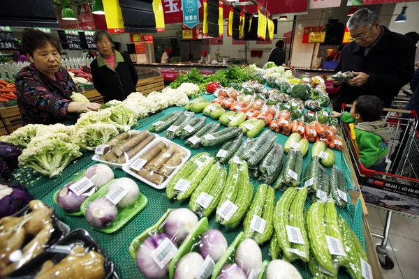 Klienci Sklep Dla Warzyw Supermarkecie Huaibei City Wschodnia Prowincja Chinas — Zdjęcie stockowe