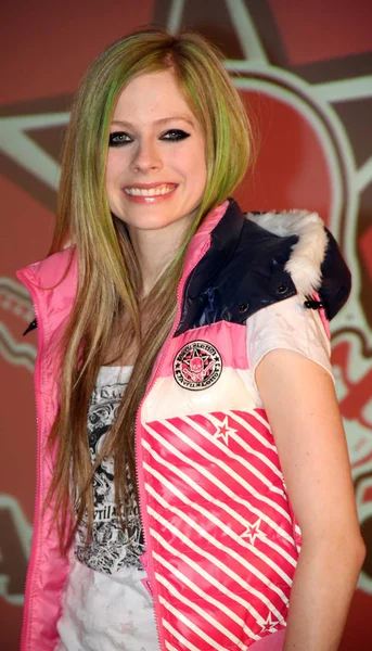 Canadese Rockster Avril Lavigne Woont Haar Avril Lotto Gemeenschappelijke Reeks — Stockfoto