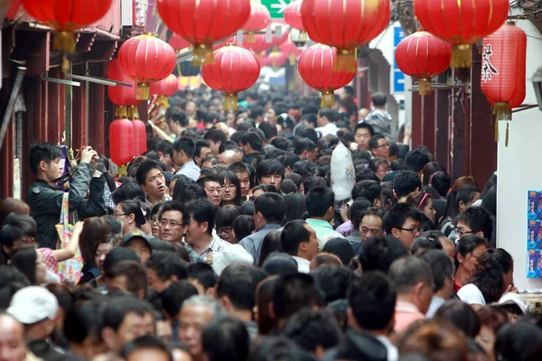 Turisti Affollano Qibao Old Street Durante Festa Nazionale Shanghai Cina — Foto Stock
