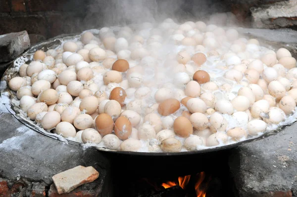 Eggs Being Boiled Boys Urine Dongxiang City East Chinas Zhejiang — Stock Photo, Image