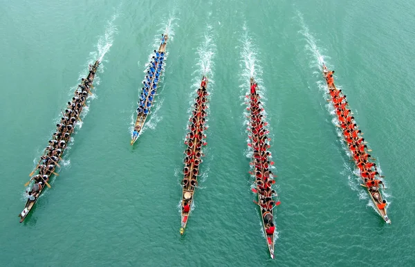 Los Participantes Compiten Una Carrera Barcos Dragón Para Conmemorar Festival —  Fotos de Stock