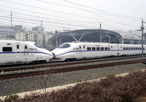 Crh China Railway High Speed Pociąg Wyjeżdża Dworca Kolejowego Nanjing — Zdjęcie stockowe