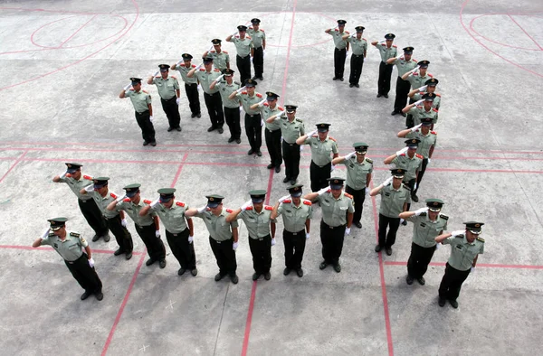 Des Policiers Paramilitaires Chinois Alignent Pour Former Emblème Parti Communiste — Photo