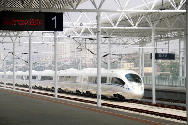 Crh China Railway Höghastighetståg Tåget Passerar Genom Langfang Railway Station — Stockfoto