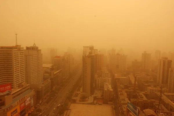 Erős Szél Homokvihar Elsöprő Lanzhou Város Északnyugat Chinas Gansu Tartomány — Stock Fotó